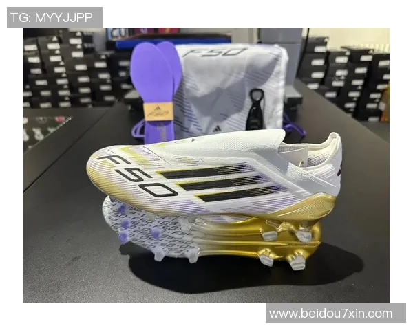 球星专属足球鞋设计艺术：全球顶级球员鞋款与个性化风格大解析