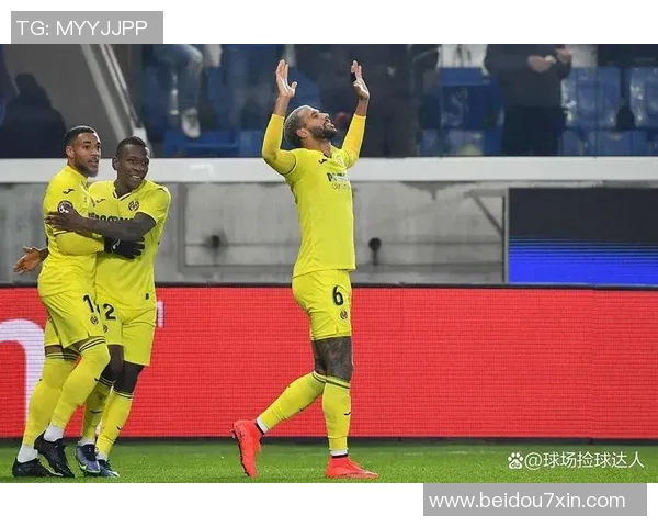 足球巨星乔装成老爷爷重返球场再展神级脚法惊呆众人