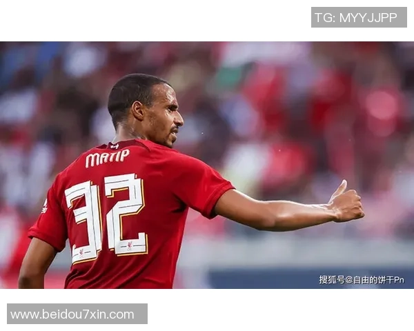 足球传奇逐渐退役回顾：见证时代变迁与巨星的谢幕瞬间